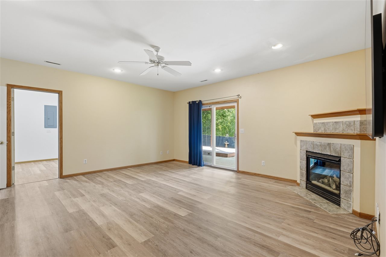 20 E Dovetail Coralville IA 52241