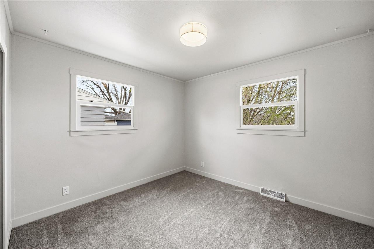 1110 Regent Street NE Cedar Rapids IA 52402