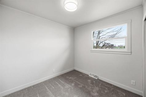 1110 Regent Street NE Cedar Rapids IA 52402