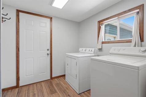 614 E Madison Street Washington IA 52353