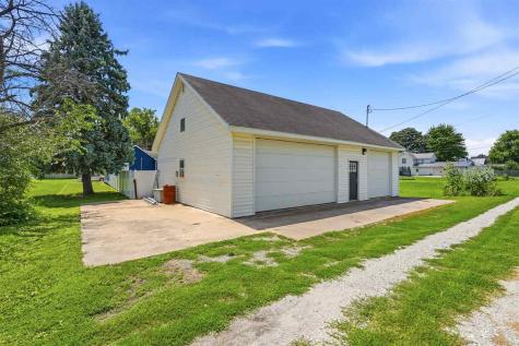 614 E Madison Street Washington IA 52353