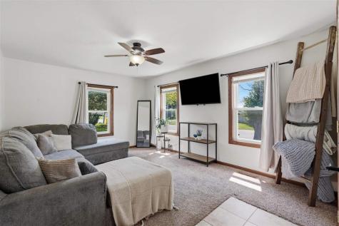 614 E Madison Street Washington IA 52353