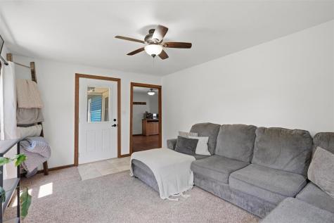 614 E Madison Street Washington IA 52353