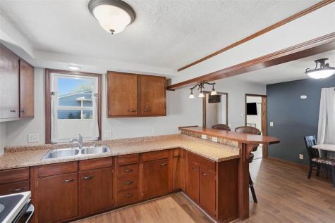 614 E Madison Street Washington IA 52353