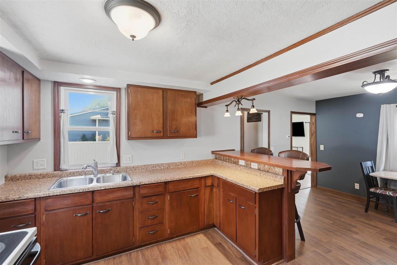 614 E Madison Street Washington IA 52353