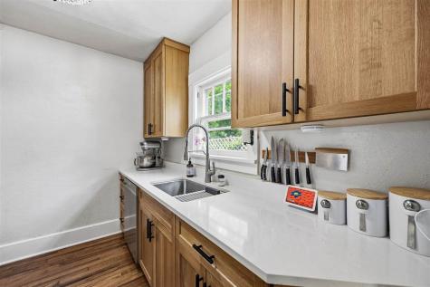 523 Rundell Street Iowa City IA 52240