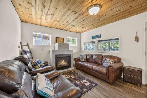 24404 204th Avenue Manchester IA 52057