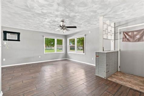 820 E Tyler Street Washington IA 52353