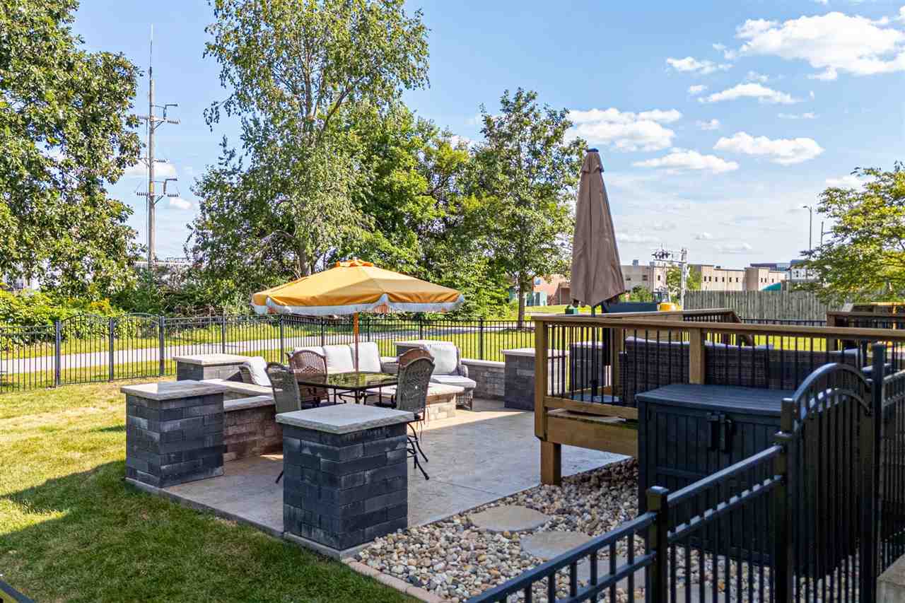1830 Sara Court North Liberty IA 52317