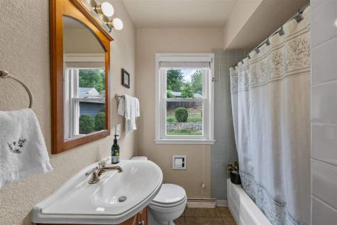 4016 Vine Avenue SE Cedar Rapids IA 52403