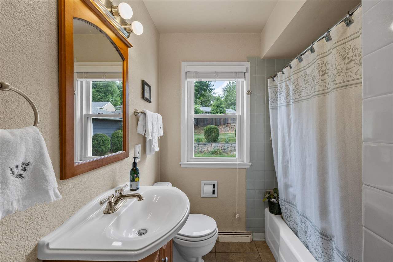4016 Vine Avenue SE Cedar Rapids IA 52403