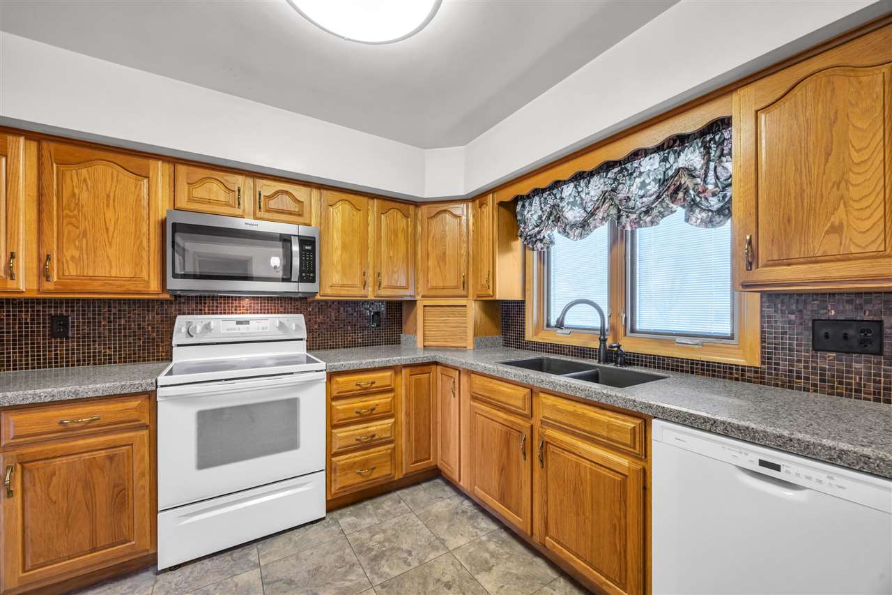 648 42nd Street NE Cedar Rapids IA 52402