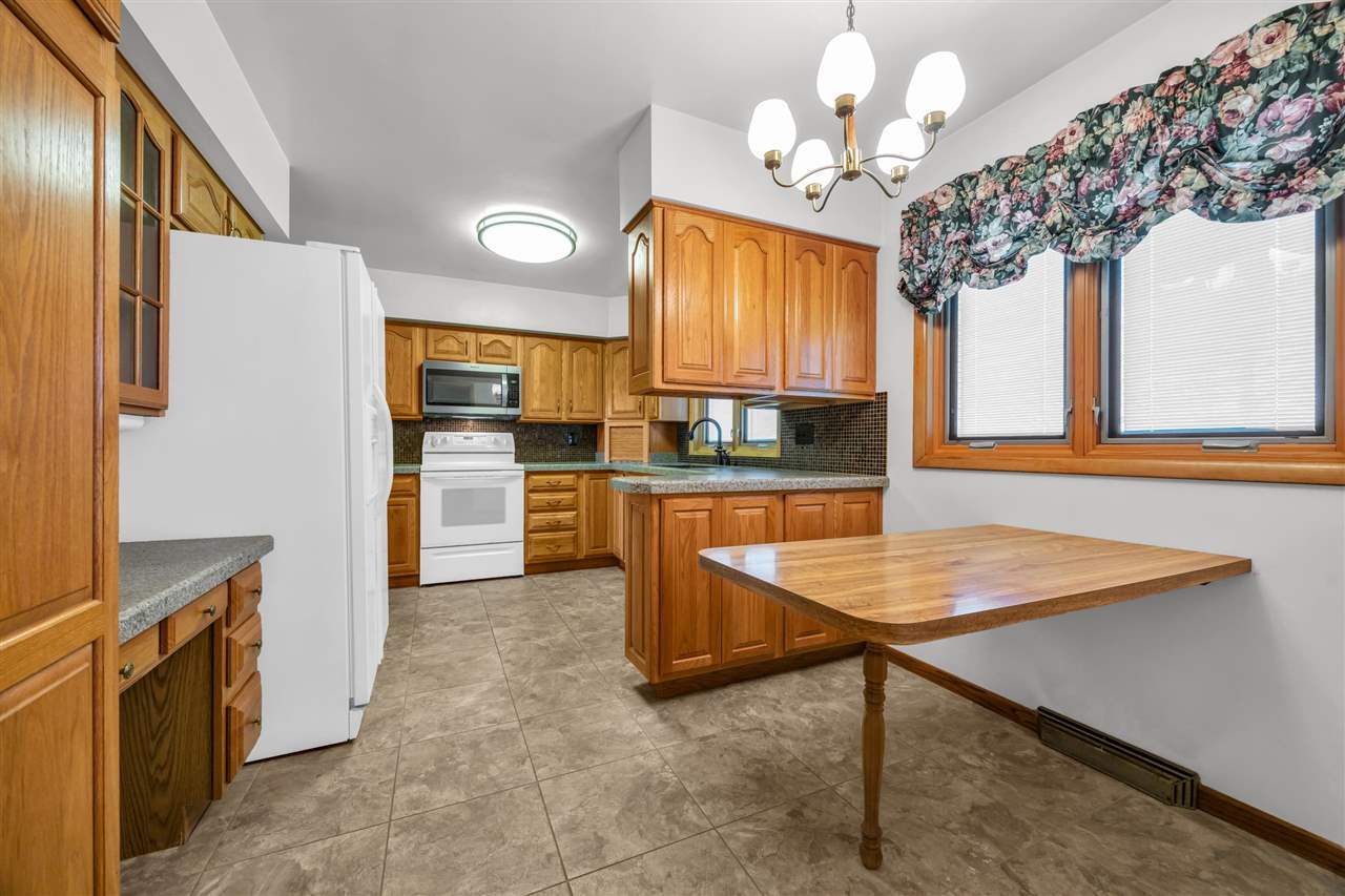 648 42nd Street NE Cedar Rapids IA 52402