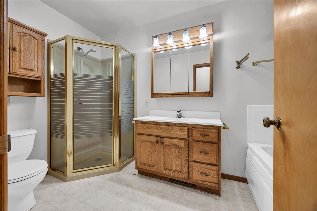 648 42nd Street NE Cedar Rapids IA 52402