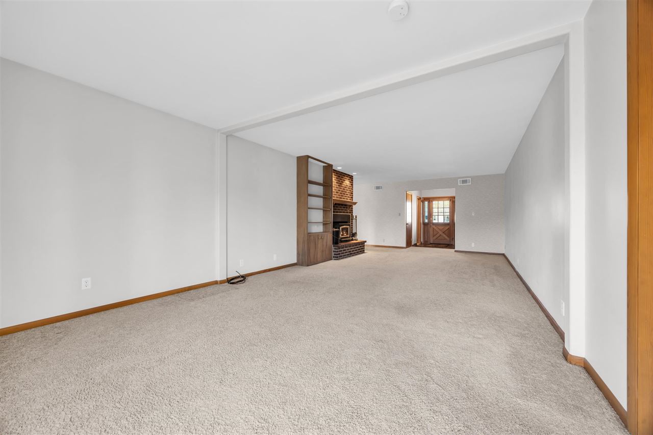 648 42nd Street NE Cedar Rapids IA 52402