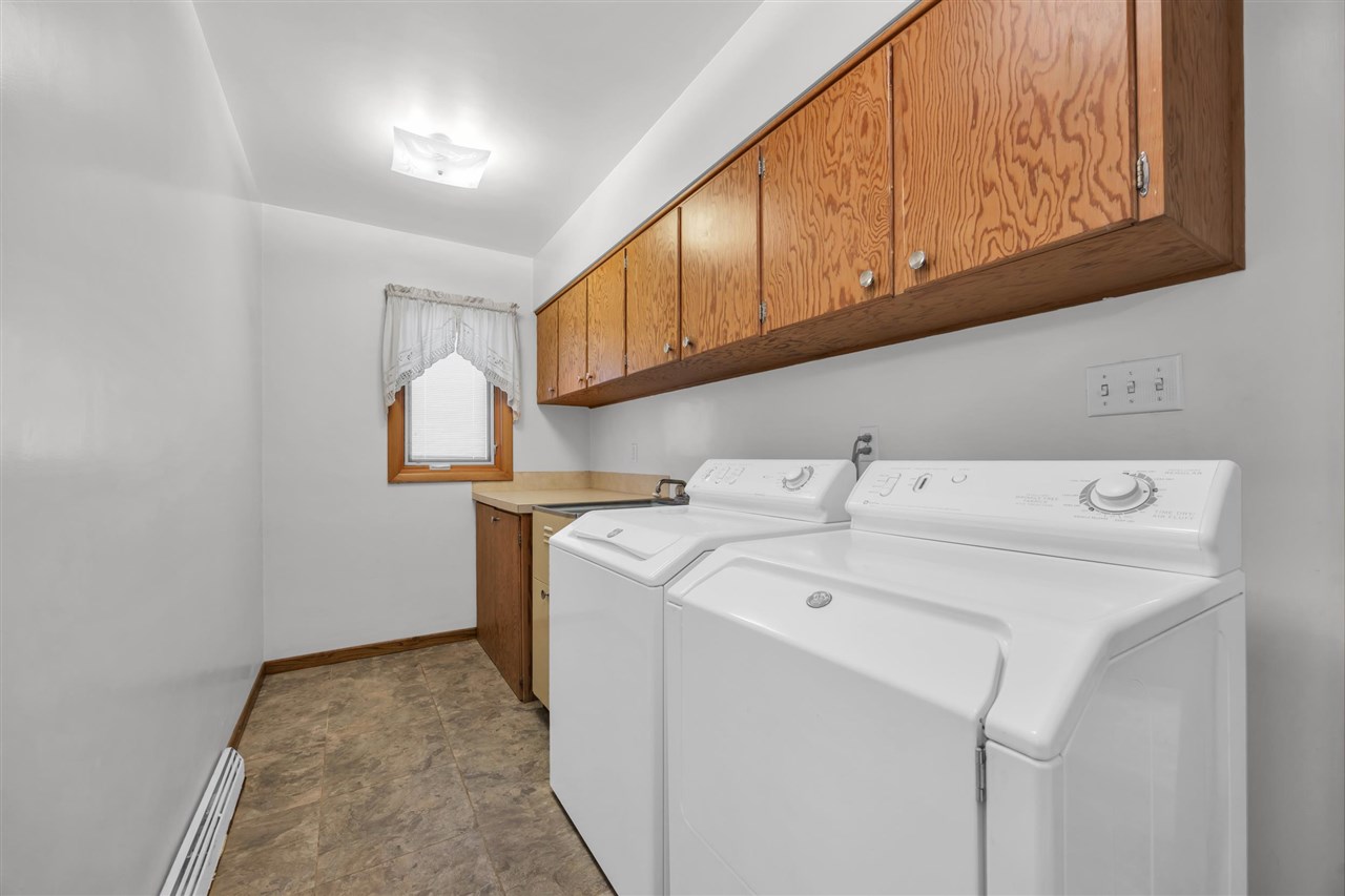 648 42nd Street NE Cedar Rapids IA 52402