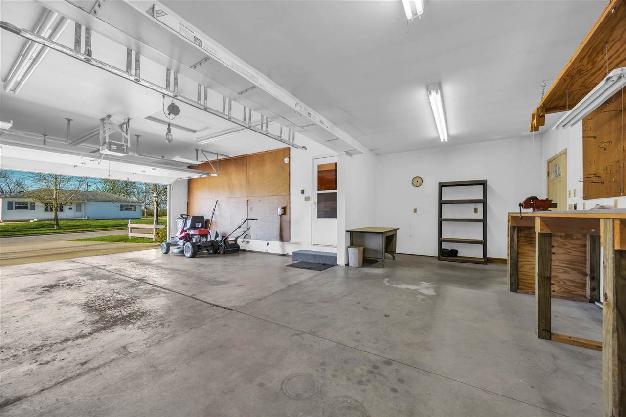 648 42nd Street NE Cedar Rapids IA 52402