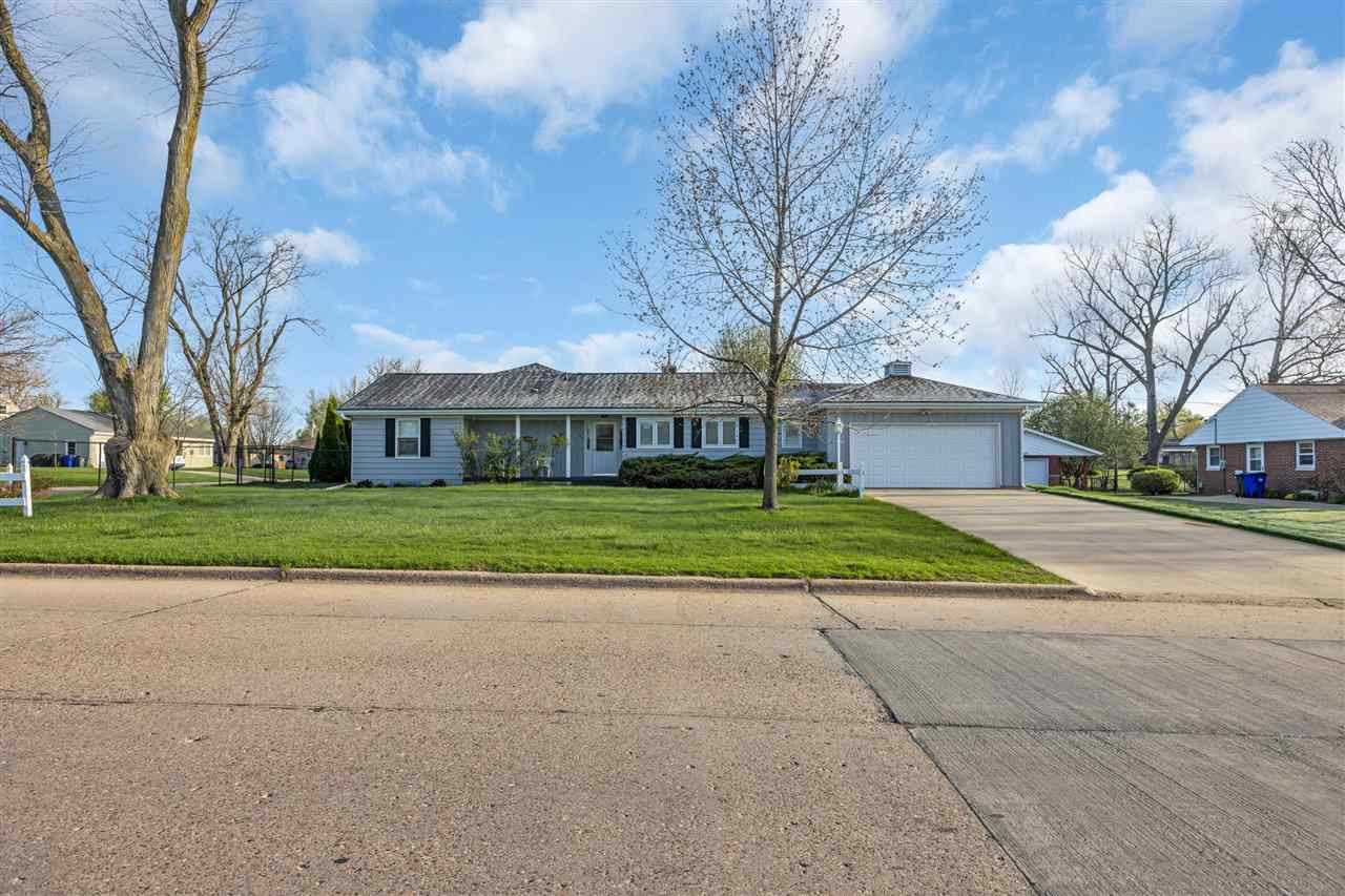 648 42nd Street NE Cedar Rapids IA 52402