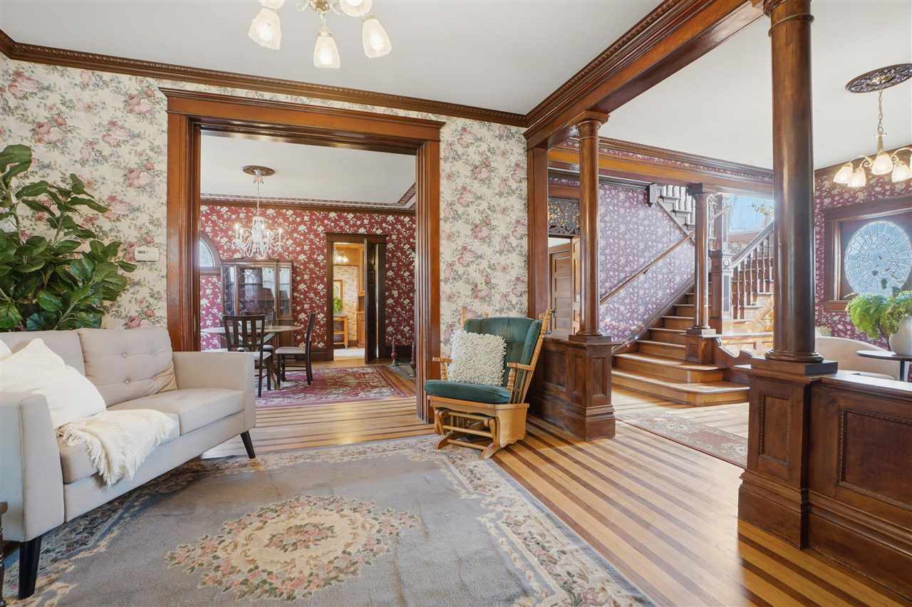 320 W Jefferson Street Washington IA 52353