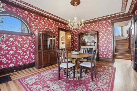 320 W Jefferson Street Washington IA 52353