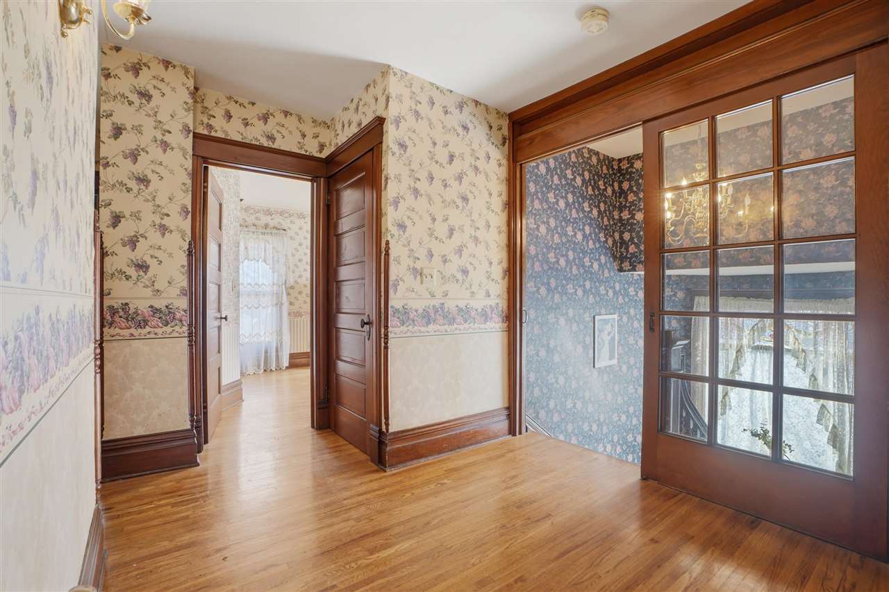 320 W Jefferson Street Washington IA 52353