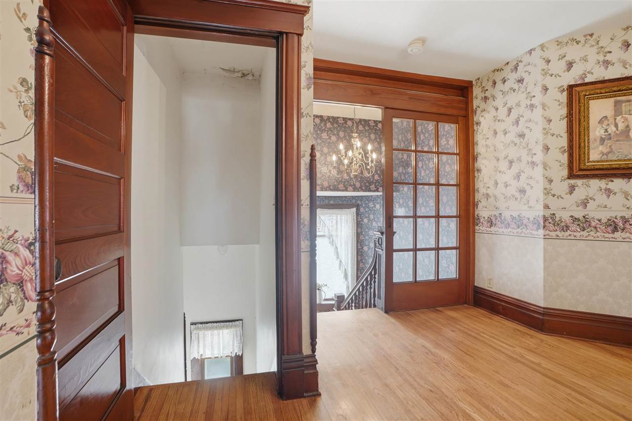 320 W Jefferson Street Washington IA 52353