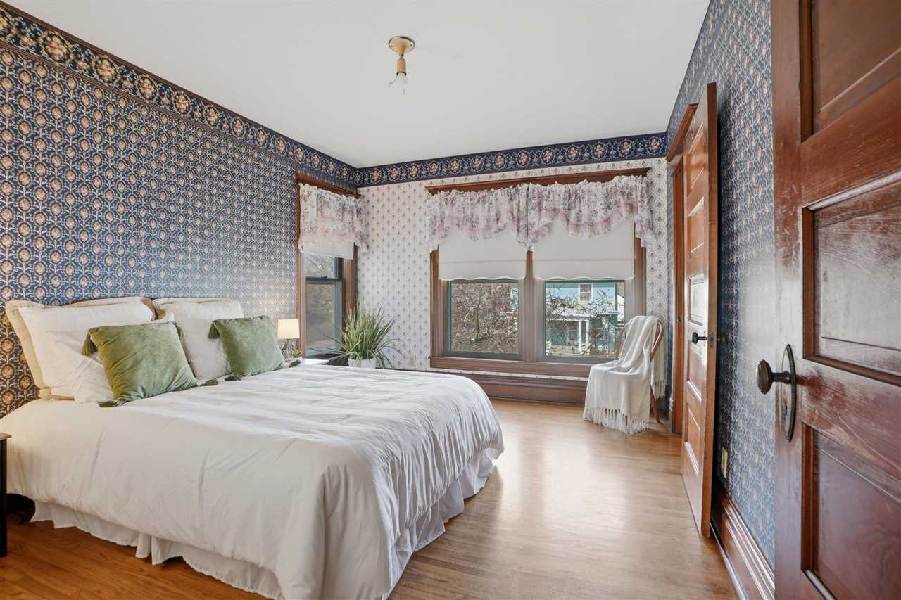 320 W Jefferson Street Washington IA 52353