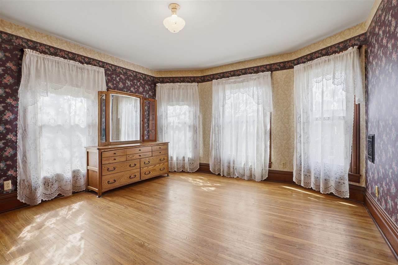 320 W Jefferson Street Washington IA 52353