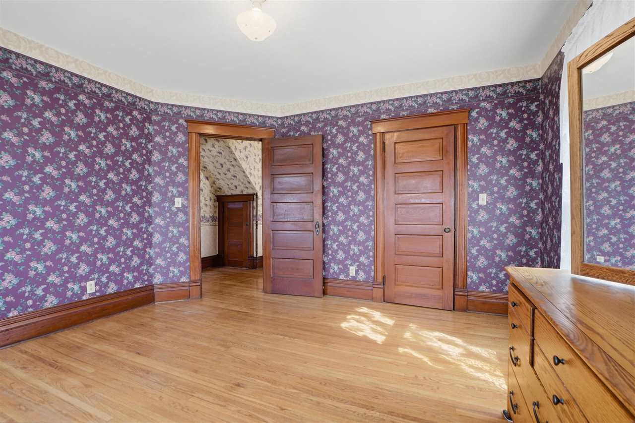 320 W Jefferson Street Washington IA 52353