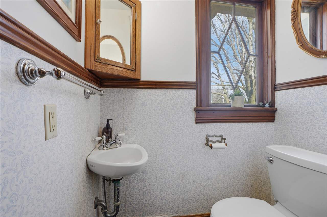 320 W Jefferson Street Washington IA 52353