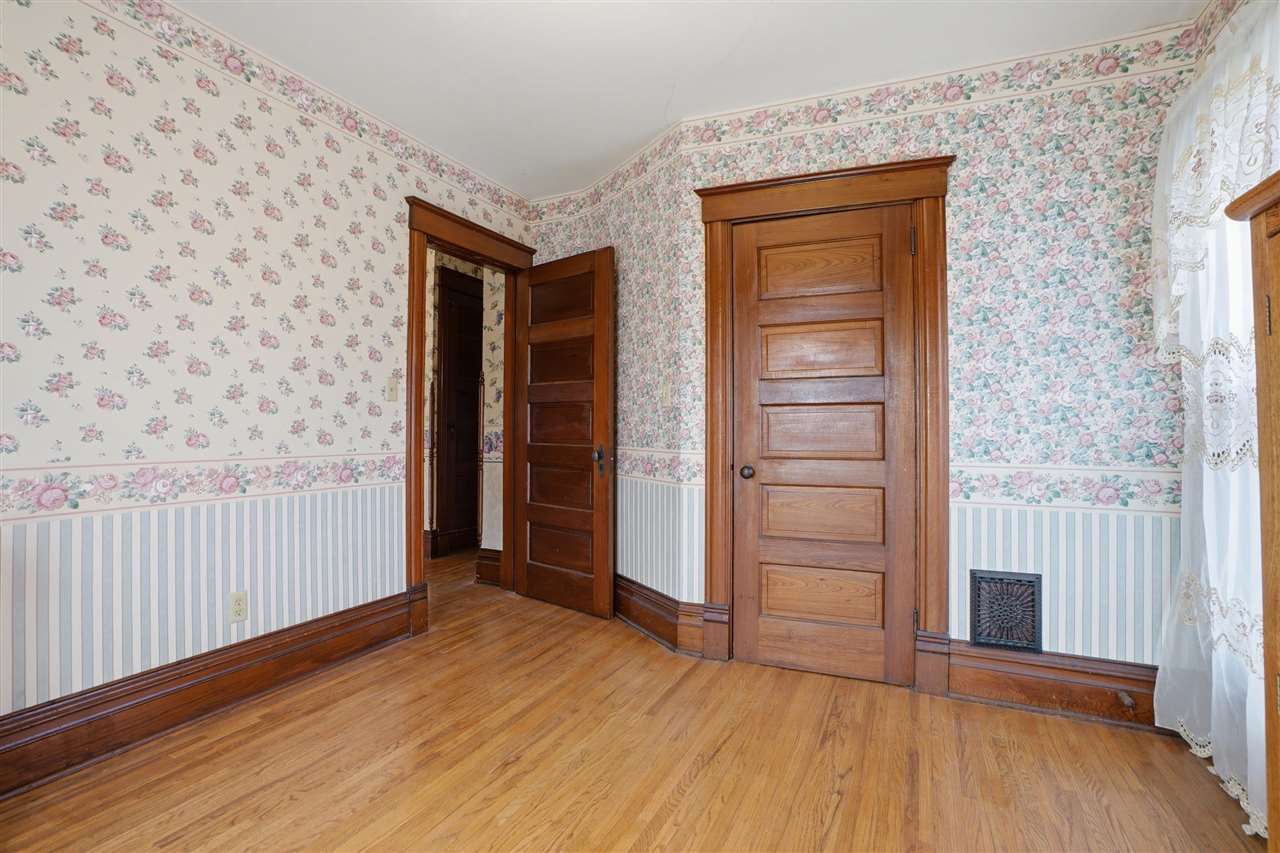 320 W Jefferson Street Washington IA 52353