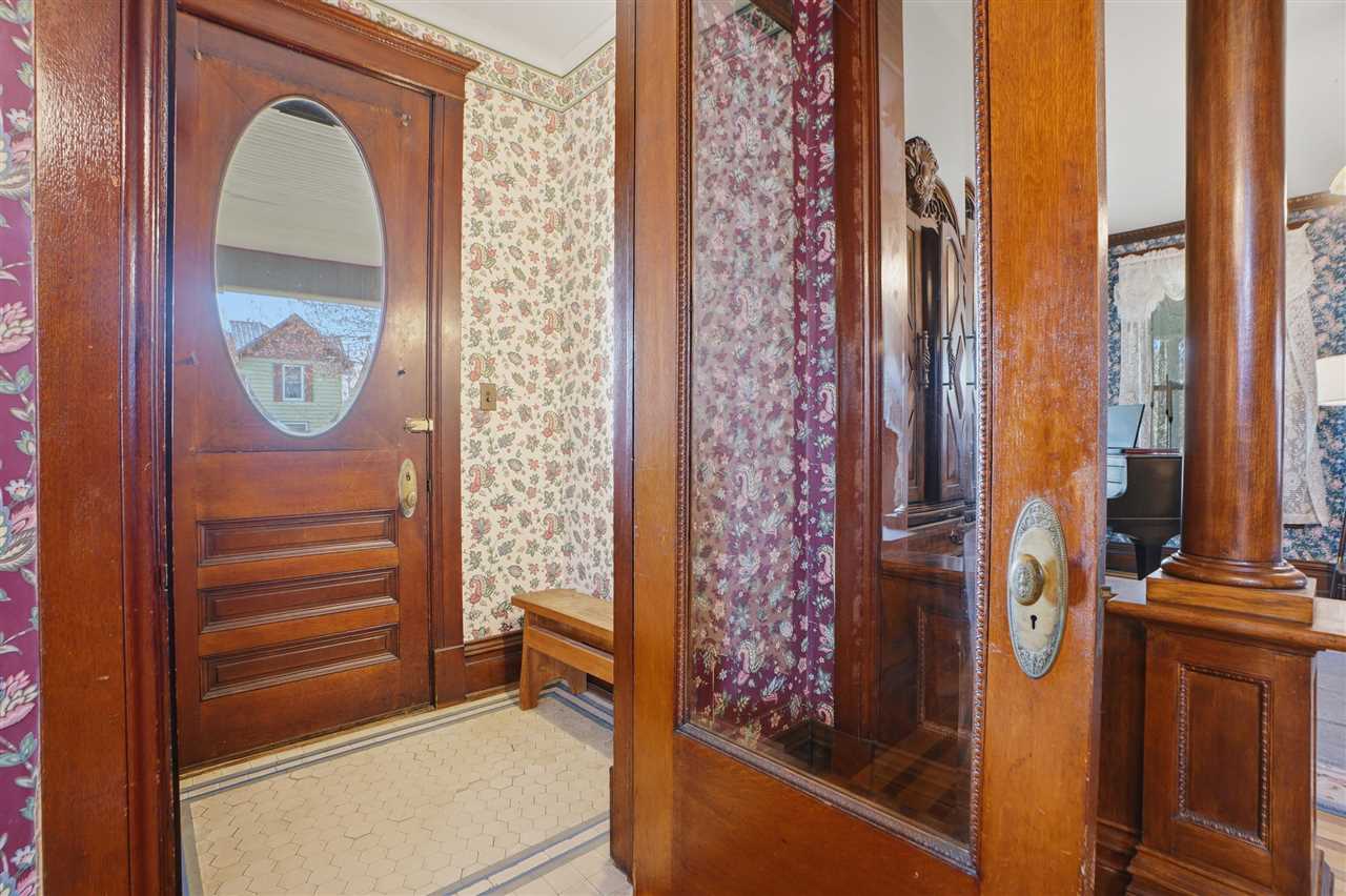 320 W Jefferson Street Washington IA 52353