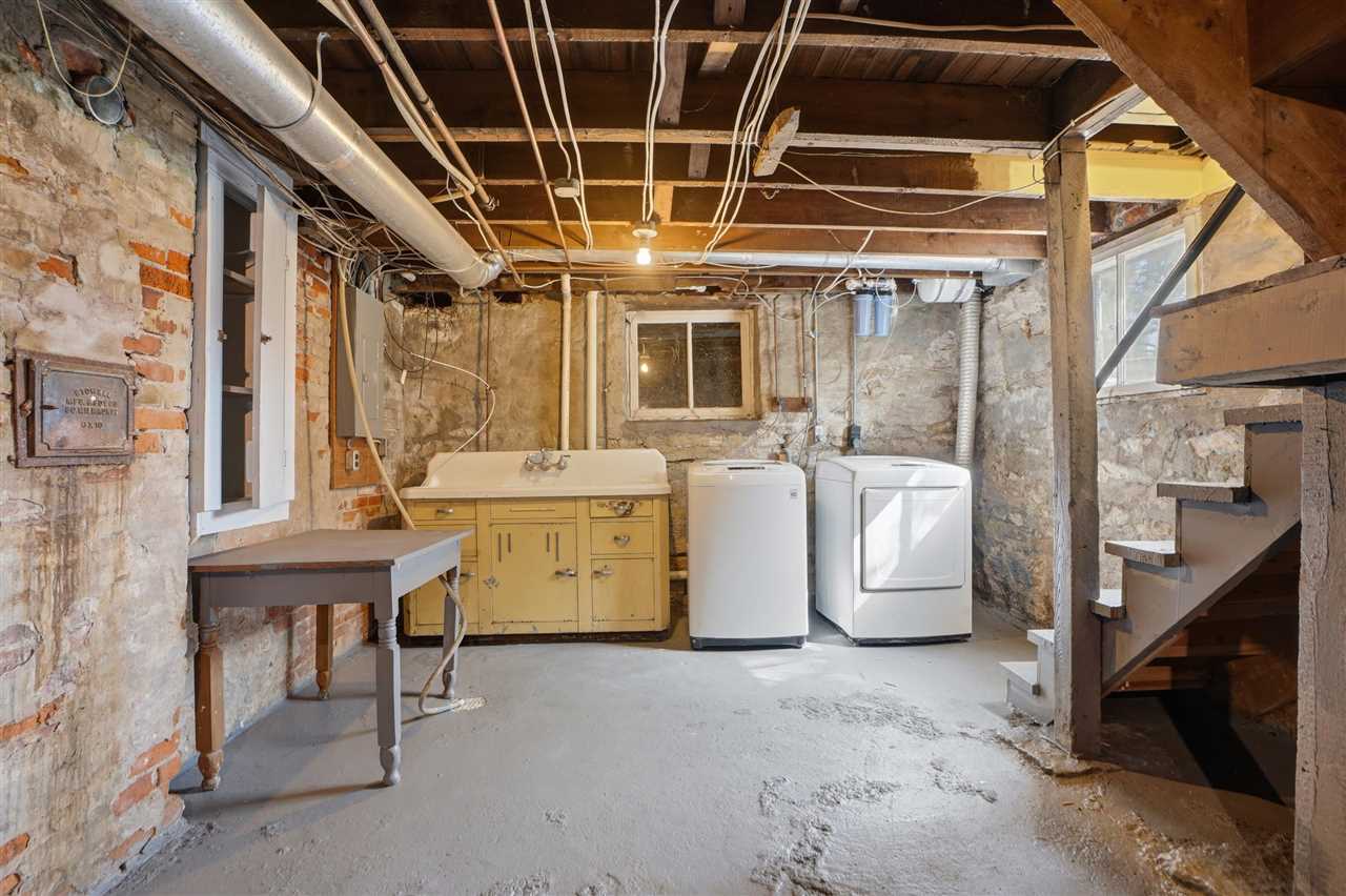 320 W Jefferson Street Washington IA 52353
