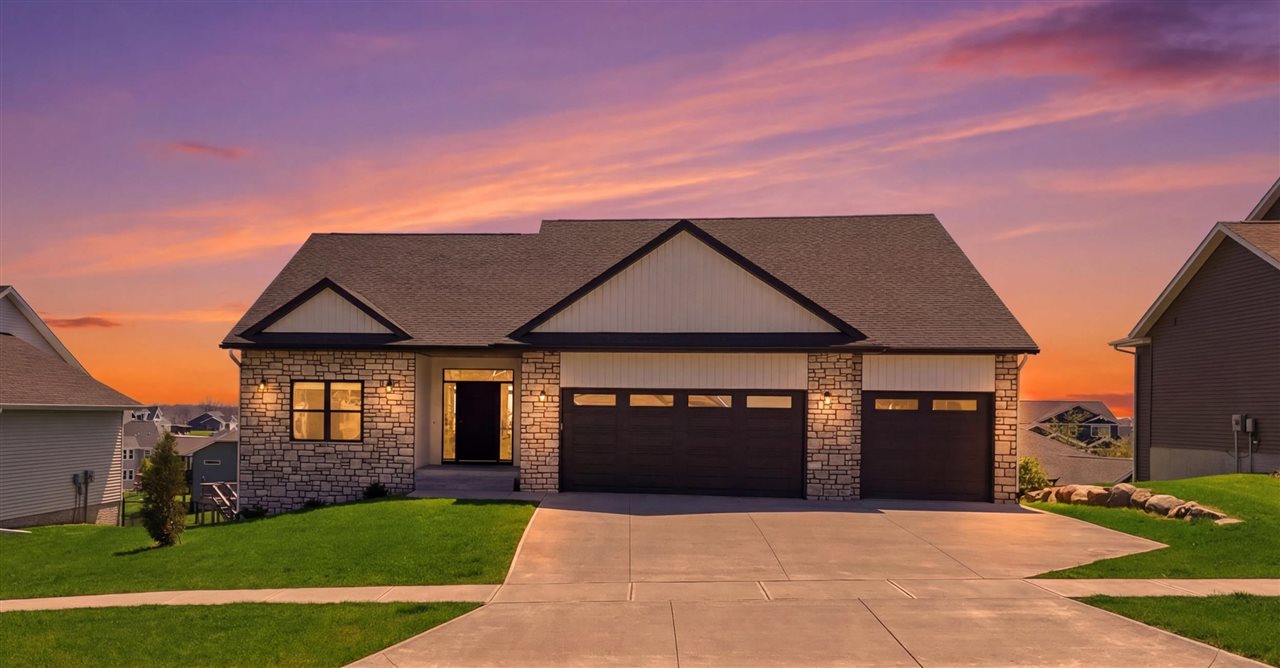 505 Dogwood Lane Tiffin IA 52340