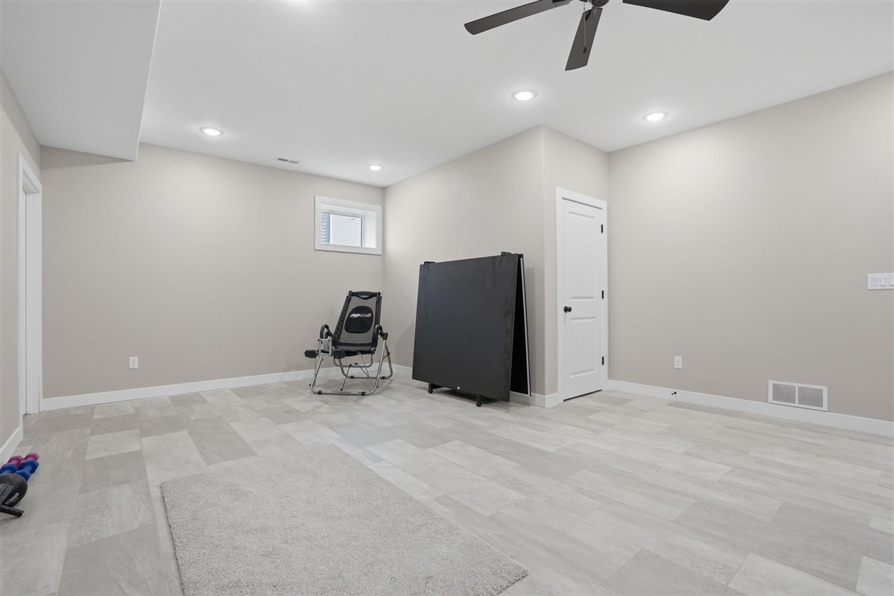 505 Dogwood Lane Tiffin IA 52340