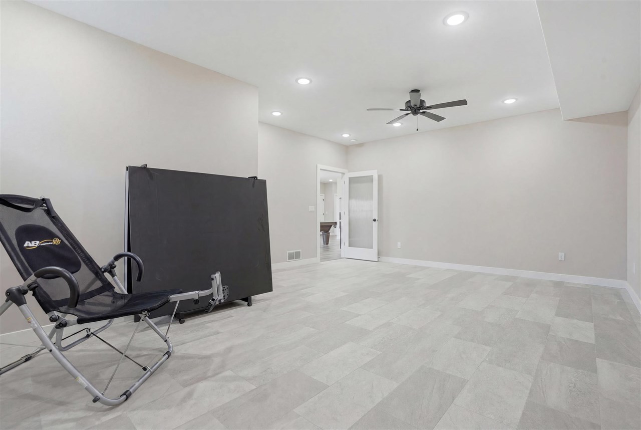 505 Dogwood Lane Tiffin IA 52340