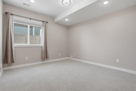 505 Dogwood Lane Tiffin IA 52340