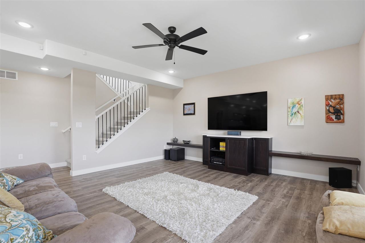 505 Dogwood Lane Tiffin IA 52340