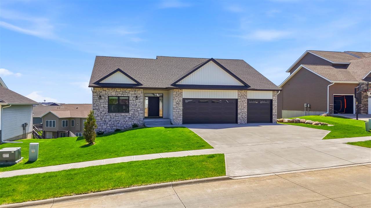 505 Dogwood Lane Tiffin IA 52340