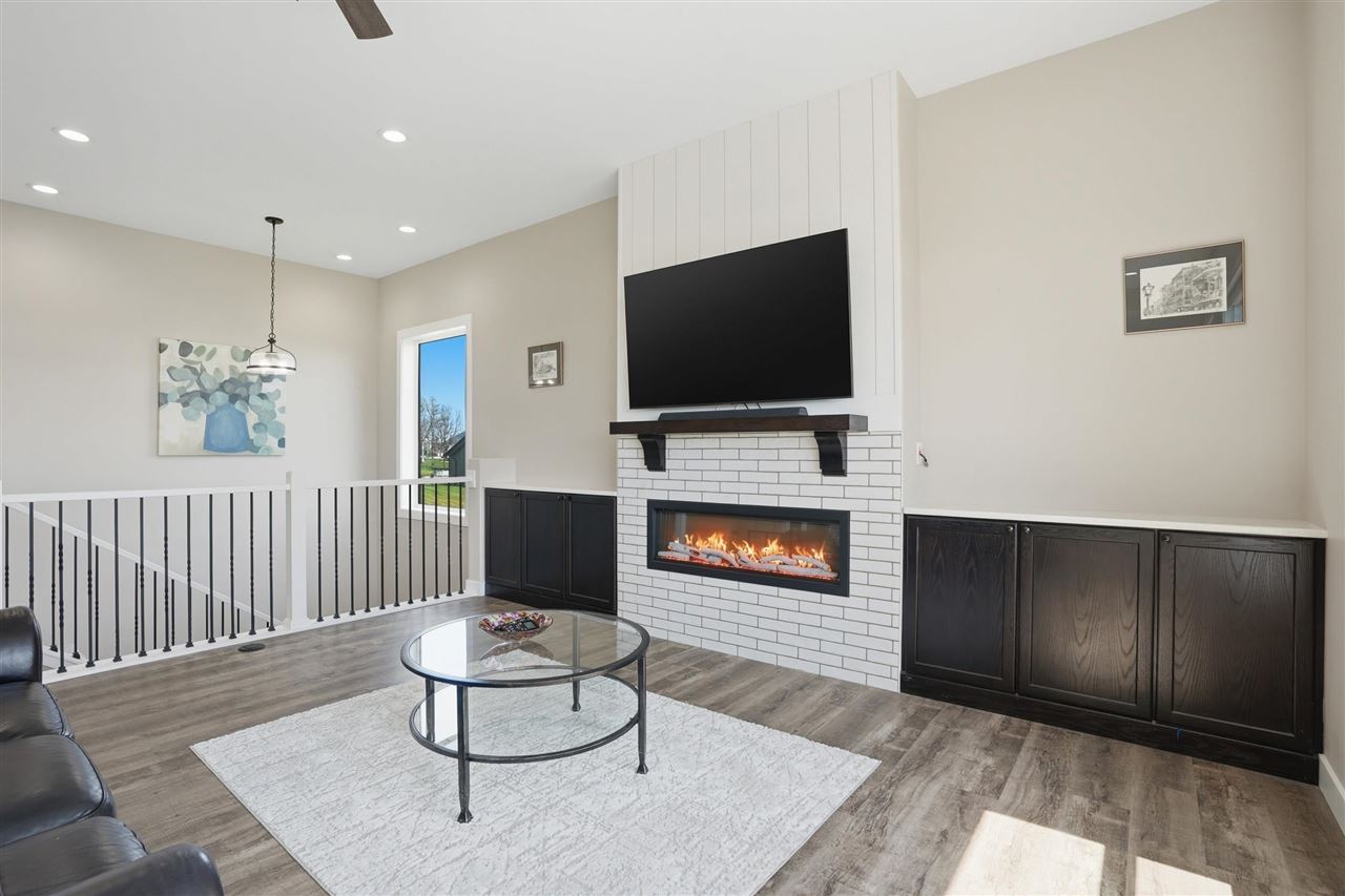 505 Dogwood Lane Tiffin IA 52340