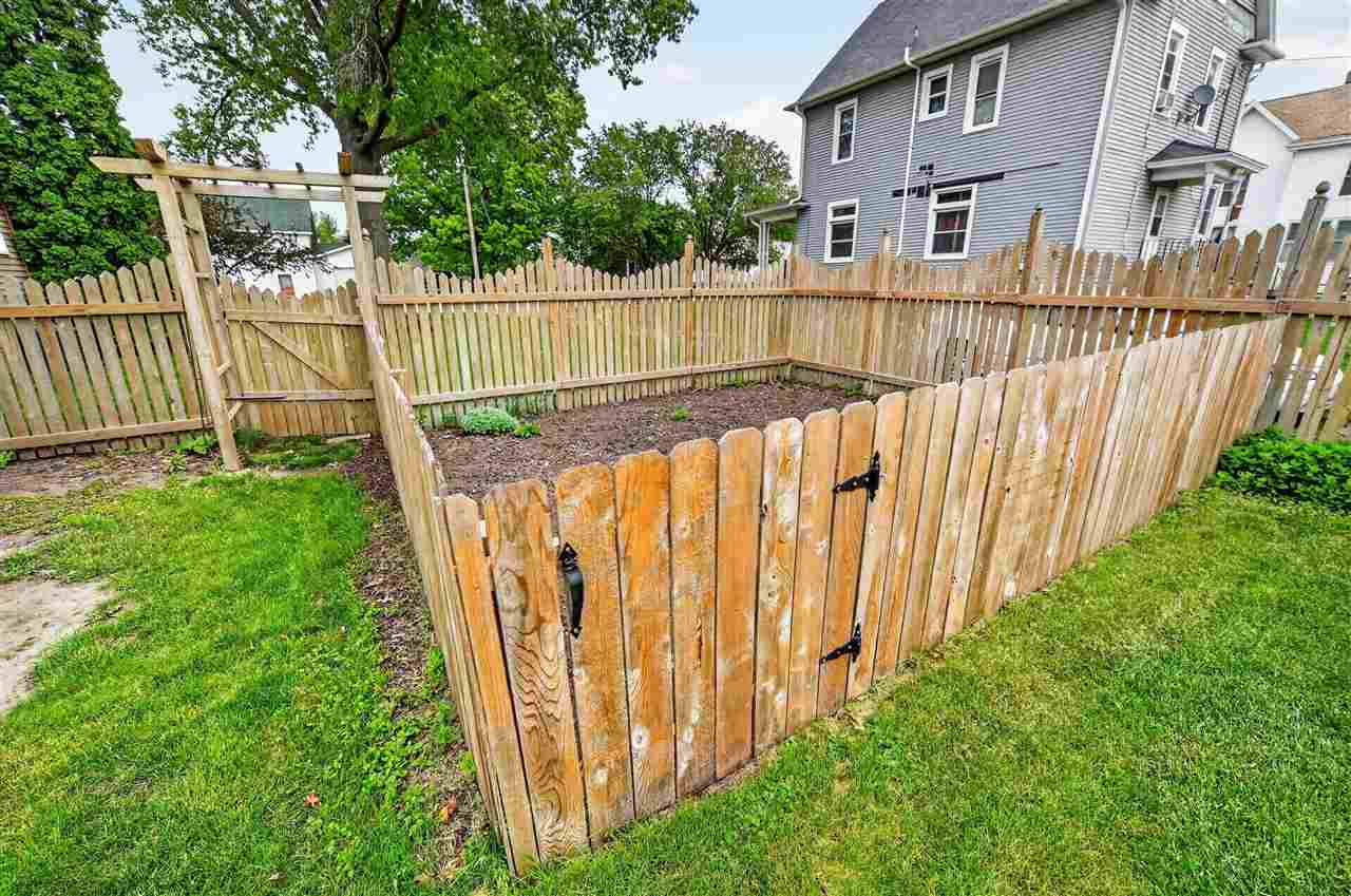 215 E Market Street Lisbon IA 52253-0000