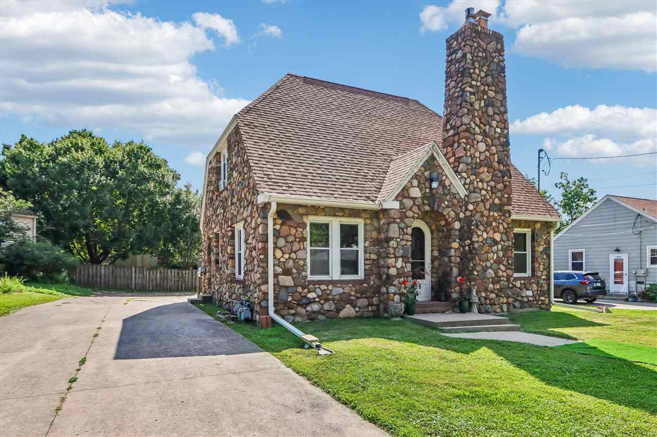 1915 Muscatine Avenue Iowa City IA 52240