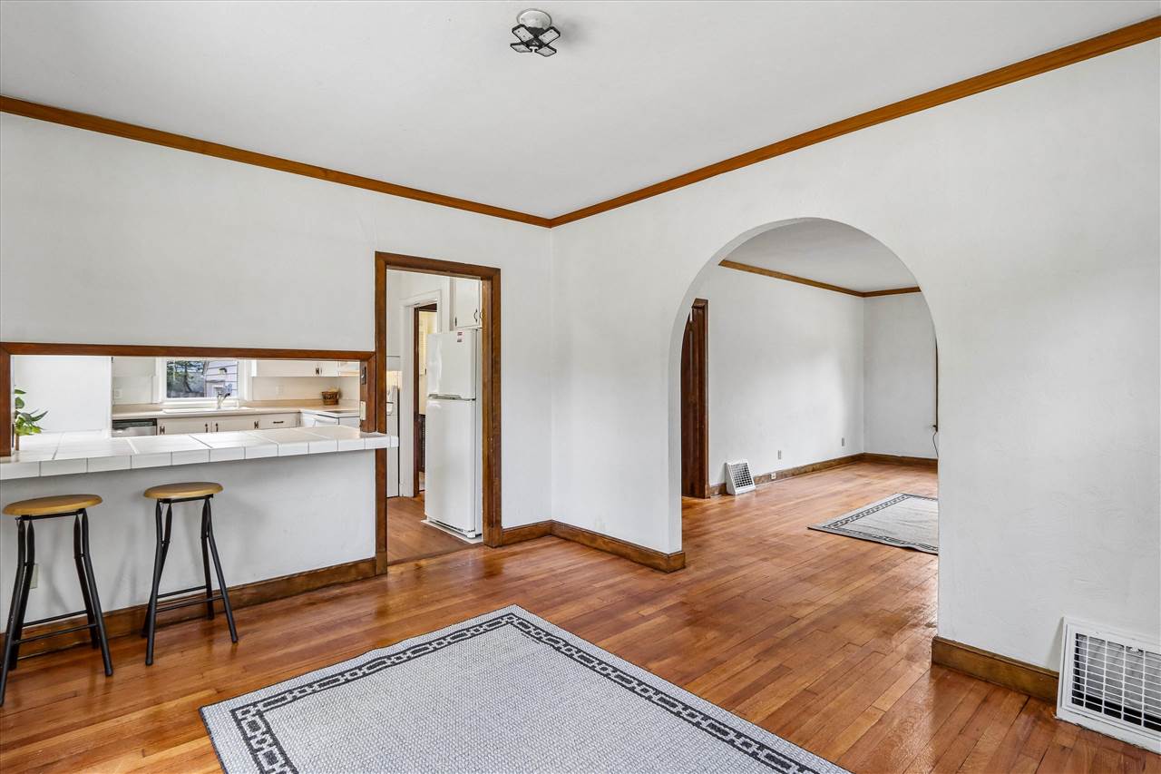 1915 Muscatine Avenue Iowa City IA 52240