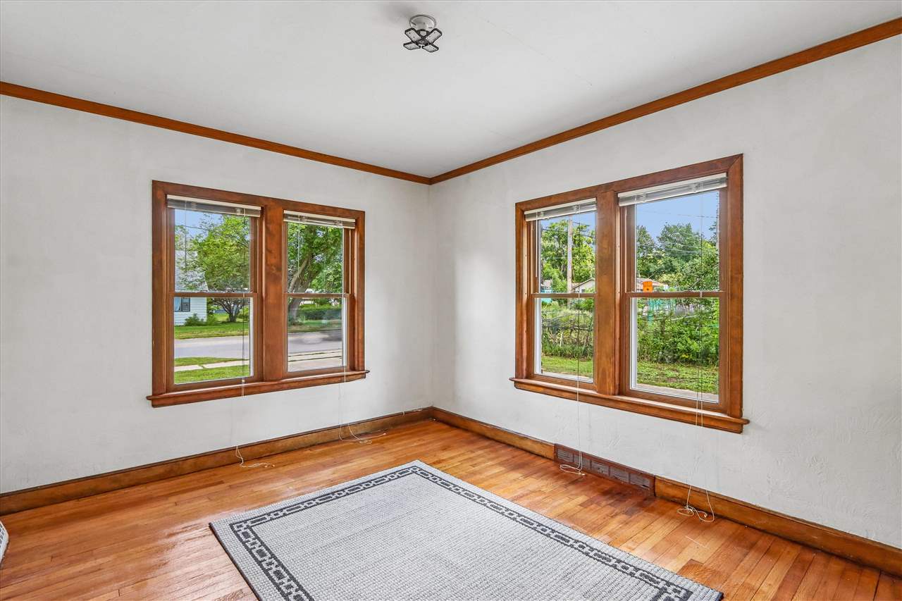 1915 Muscatine Avenue Iowa City IA 52240