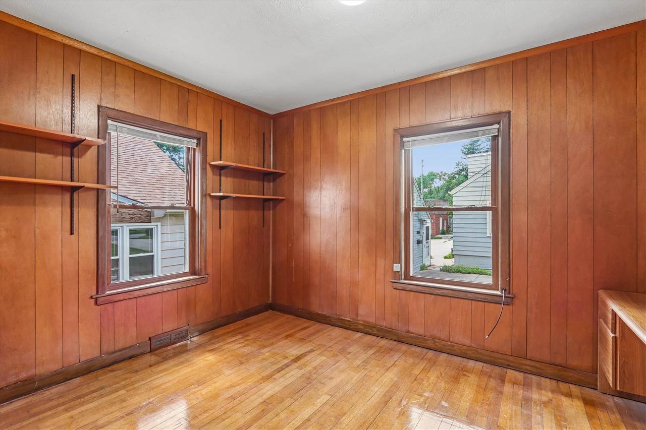 1915 Muscatine Avenue Iowa City IA 52240