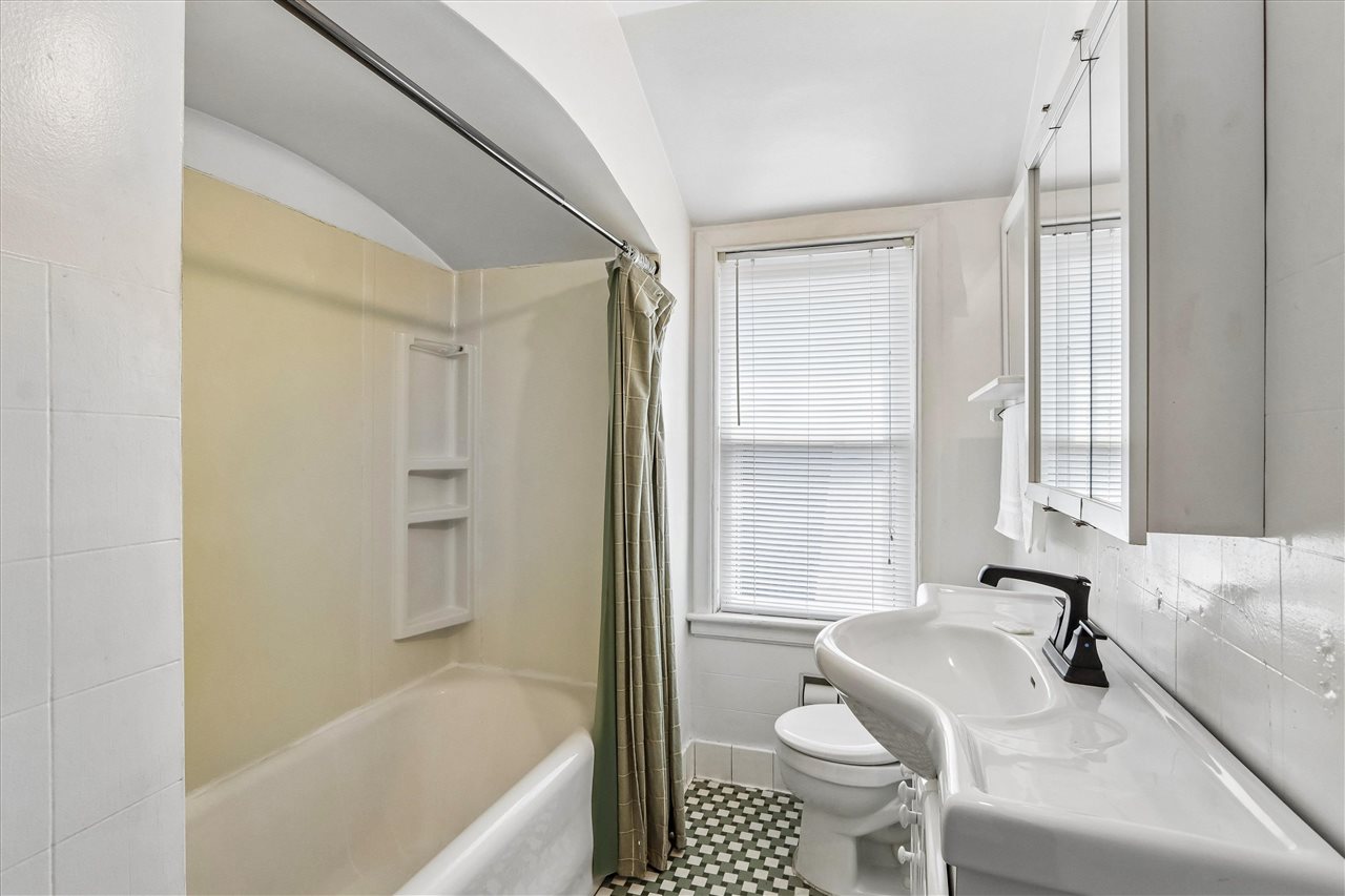 1915 Muscatine Avenue Iowa City IA 52240