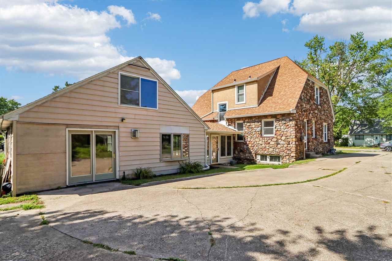 1915 Muscatine Avenue Iowa City IA 52240