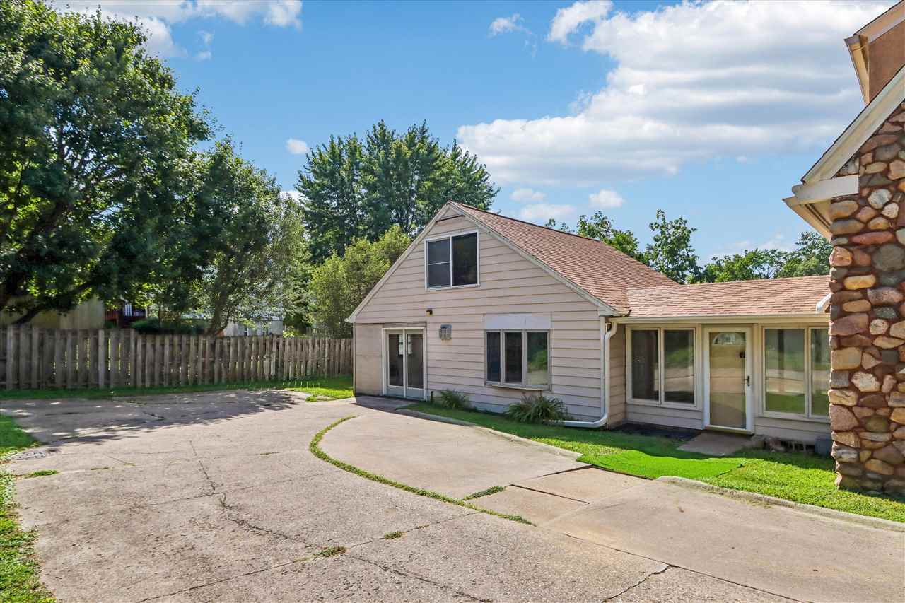 1915 Muscatine Avenue Iowa City IA 52240