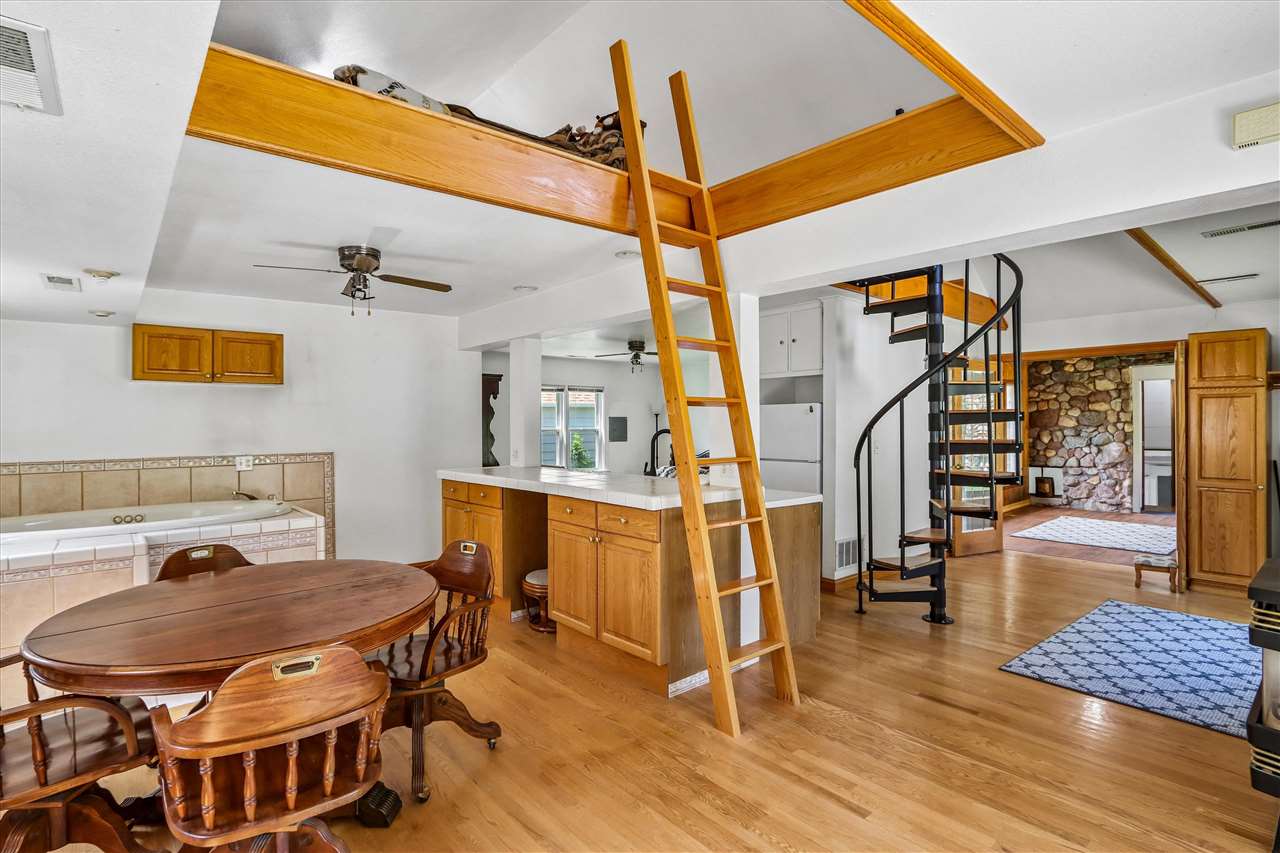 1915 Muscatine Avenue Iowa City IA 52240