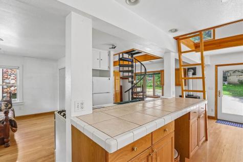 1915 Muscatine Avenue Iowa City IA 52240